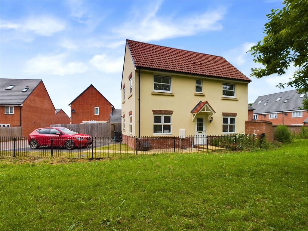 Rudloe Drive Kingsway Quedgeley 3 Bed Detached House For Sale £