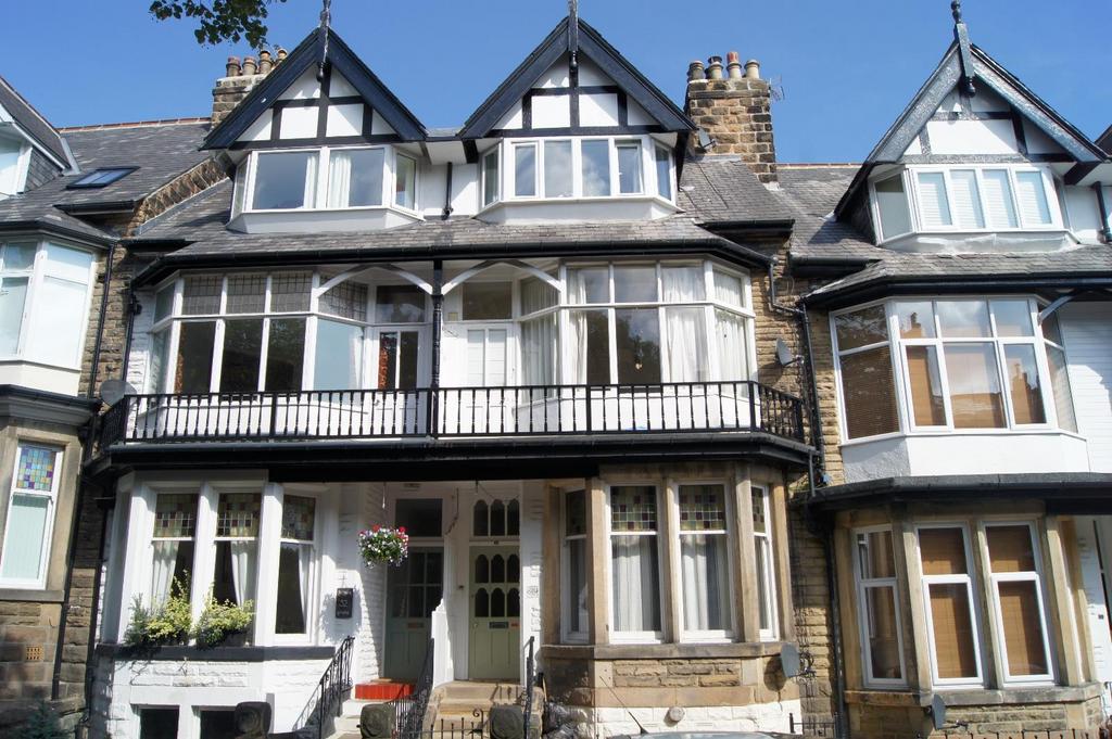 Belmont Road, Harrogate, North... 1 bed flat £700 pcm (£162 pw)