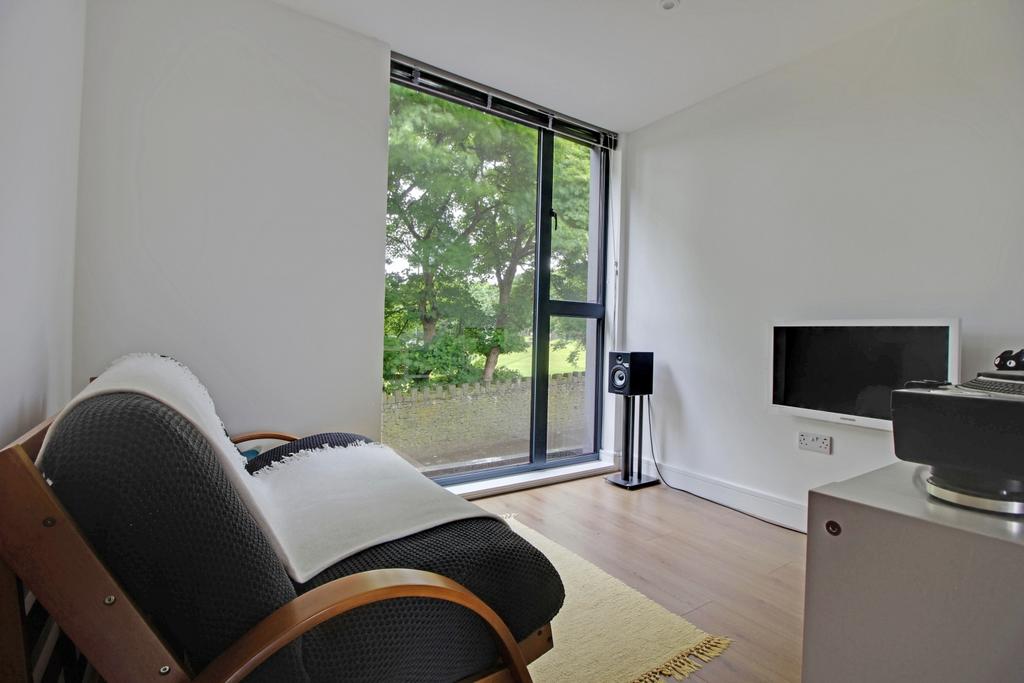 Bedroom 2 - double
