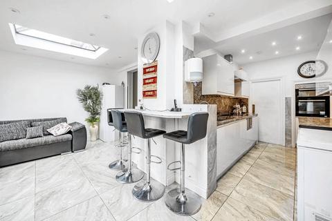 4 bedroom terraced house for sale, Hollywood Road, London E4