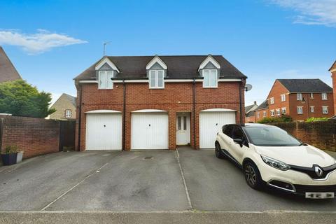 2 bedroom maisonette to rent, Capella Crescent, Swindon, SN25 2JZ