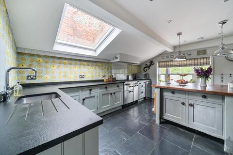 5 bedroom detached house for sale, Chinnor,  South Oxfordshire,  OX39