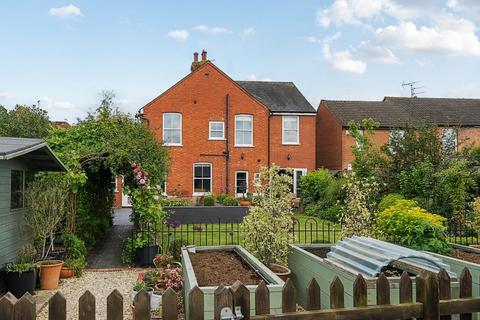 5 bedroom detached house for sale, Chinnor,  South Oxfordshire,  OX39