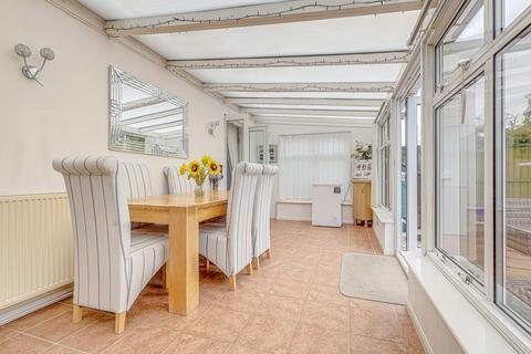 13 Brackendale Avenue, Basildon, SS13 3BD