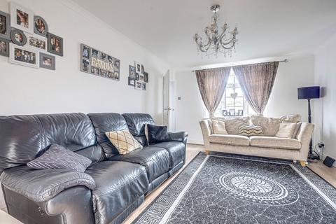 13 Brackendale Avenue, Basildon, SS13 3BD