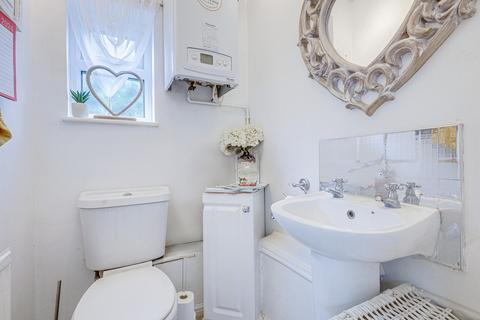 13 Brackendale Avenue, Basildon, SS13 3BD