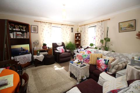 2 bedroom maisonette for sale, Flat , Parklands Court, Clacton-on-Sea