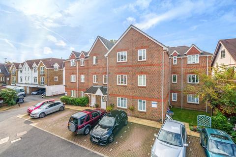 2 bedroom flat to rent, York Road, Woking, Surrey, GU22