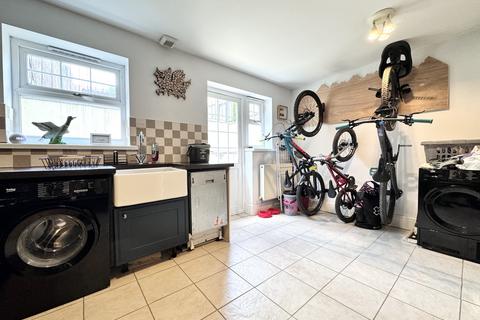 32 Commerce Place, Aberdare, CF44 6TB