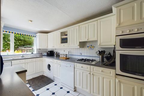 26 Beech Road, Chinnor, OX39 4RB