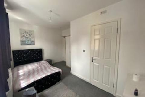 4 bedroom terraced house to rent, Milburn Road, Gillingham ME7