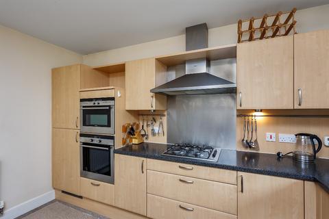 3 bedroom flat to rent, Rattray Grove , Edinburgh EH10