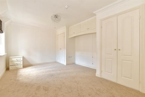 2 bedroom flat for sale, Main Road, Gidea Park, Essex