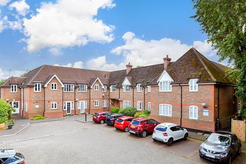 2 bedroom flat for sale, Main Road, Gidea Park, Essex