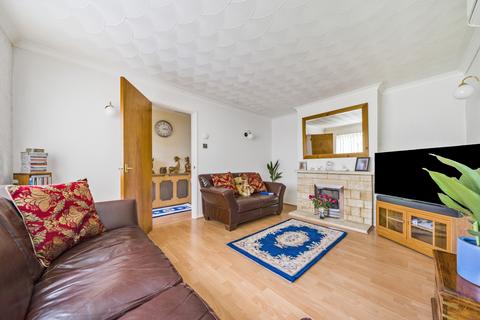26 Larksfield Close, Carterton, OX18 3SY