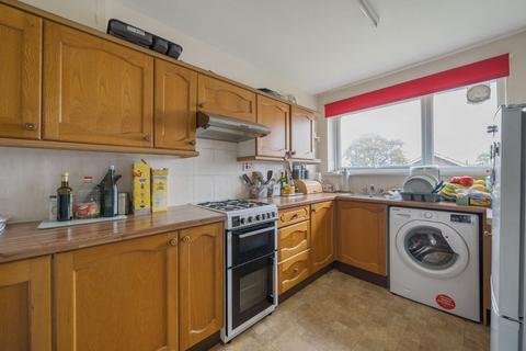 2 bedroom flat for sale, Neville Close, Andover,