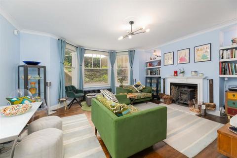 2 bedroom flat for sale, Trinity Road , Wandsworth Common,, London, ., SW18 3SN