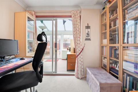46 Baird Avenue, Basingstoke, RG22 6EB