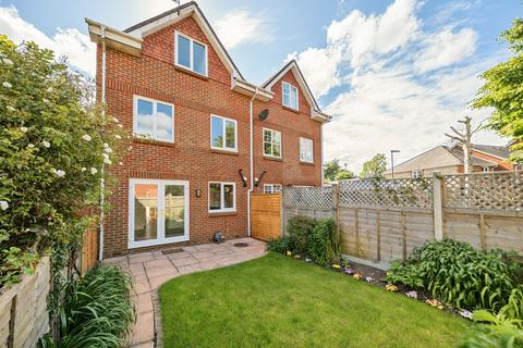 3 bedroom townhouse for sale, Ferns Mead, Farnham, Surrey, GU9