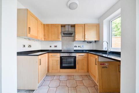 3 bedroom townhouse for sale, Ferns Mead, Farnham, Surrey, GU9