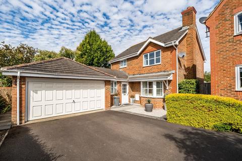4 bedroom detached house for sale, Celtic Drive, Andover,