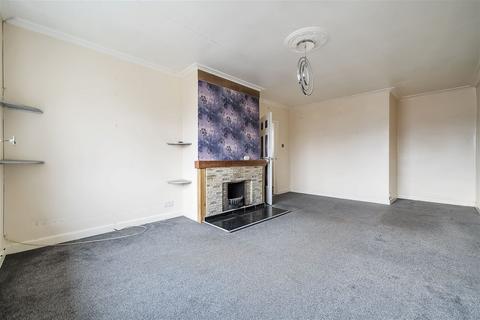 2 bedroom flat for sale, Elmay House, Ludgershall,