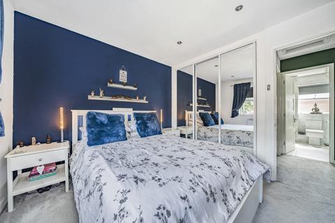 38 Bartholomew Place, Warfield, Bracknell, RG42 3DQ