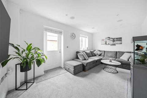 25 Pierce Road, Tidworth, SP9 7WQ