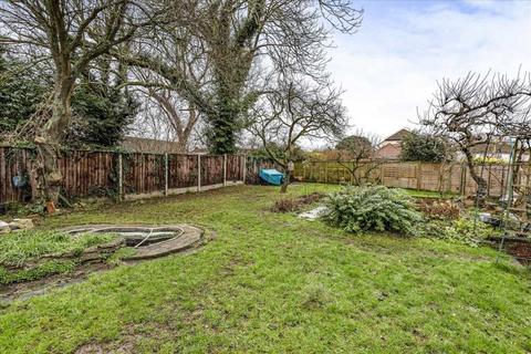 34 Apple Tree Grove, Andover, SP10 3RG