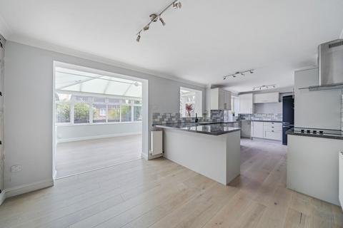 9 Barnfield Rise, Andover, SP10 2UQ