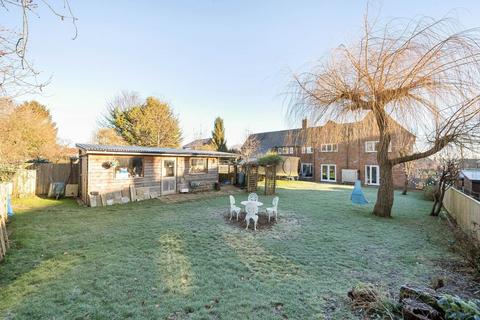 25 Bulbery, Abbotts Ann, Andover, SP11 7BN