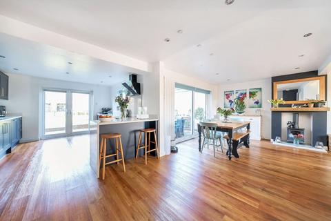 25 Bulbery, Abbotts Ann, Andover, SP11 7BN
