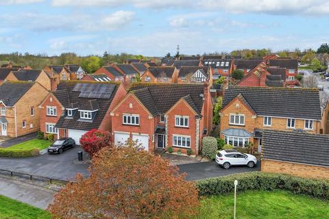 5 bedroom detached house for sale, St Birstan Gardens, Andover,