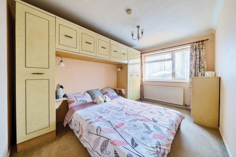 3 bedroom detached house for sale, Spray Leaze, Ludgershall,