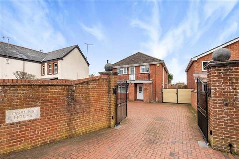 4 bedroom detached house for sale, Andover Road, Ludgershall,