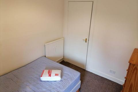 2 bedroom flat to rent, 9D Old Hawkhill, ,