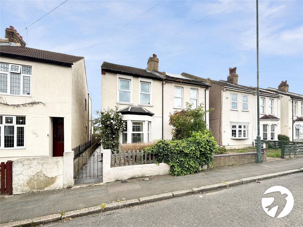 Brook Street, Erith, DA8 3 bed semidetached house to rent £2,000 pcm