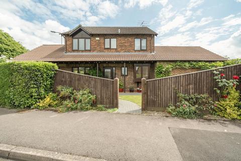 4 bedroom detached house for sale, Betteridge Road,  Thatcham,  RG19