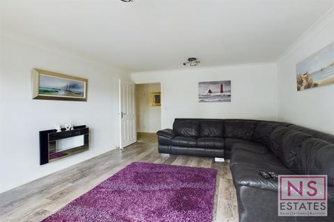 3 bedroom apartment for sale, Sun Gardens, Thornaby, Stockton-On-Tees, TS17