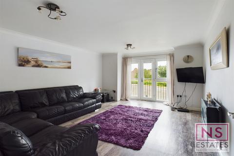 3 bedroom apartment for sale, Sun Gardens, Thornaby, Stockton-On-Tees, TS17