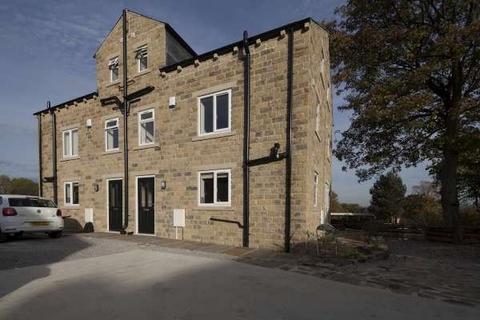 4 bedroom semi-detached house to rent, 8 Highfields, Huddersfield, HD1