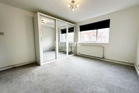 2 bedroom apartment to rent, Stanhope Court, Stanhope Road,  N12