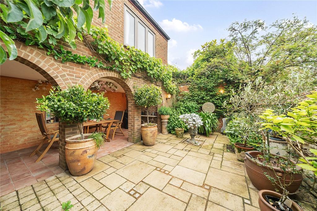 Courtyard Garden