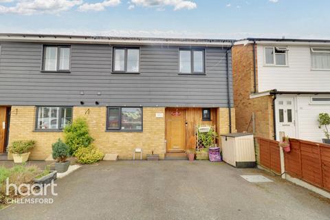 3 bedroom semi-detached house for sale, Noakes Avenue, Chelmsford
