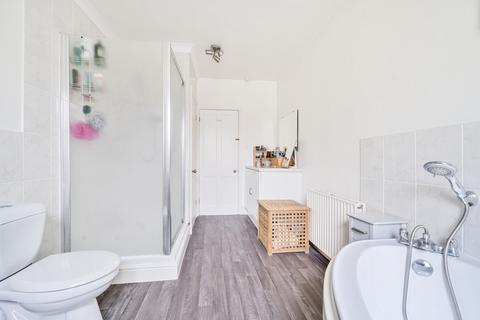 81 Ampthill Road, Southampton, SO15 8LN