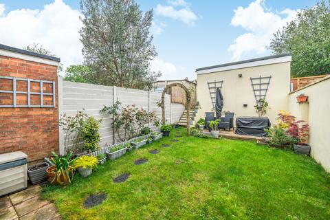 81 Ampthill Road, Southampton, SO15 8LN