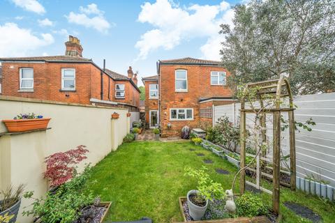 81 Ampthill Road, Southampton, SO15 8LN