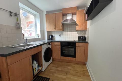 1 bedroom flat to rent, Garner Court, Stanwell TW19