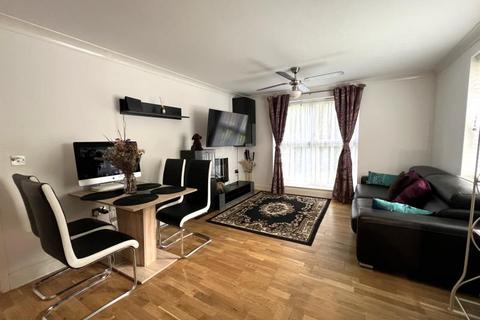 1 bedroom flat to rent, Garner Court, Stanwell TW19