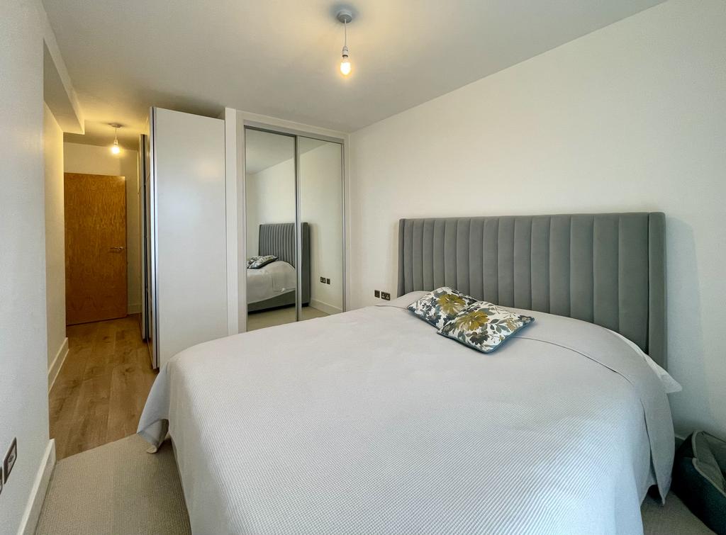 Bedroom/Wardrobe